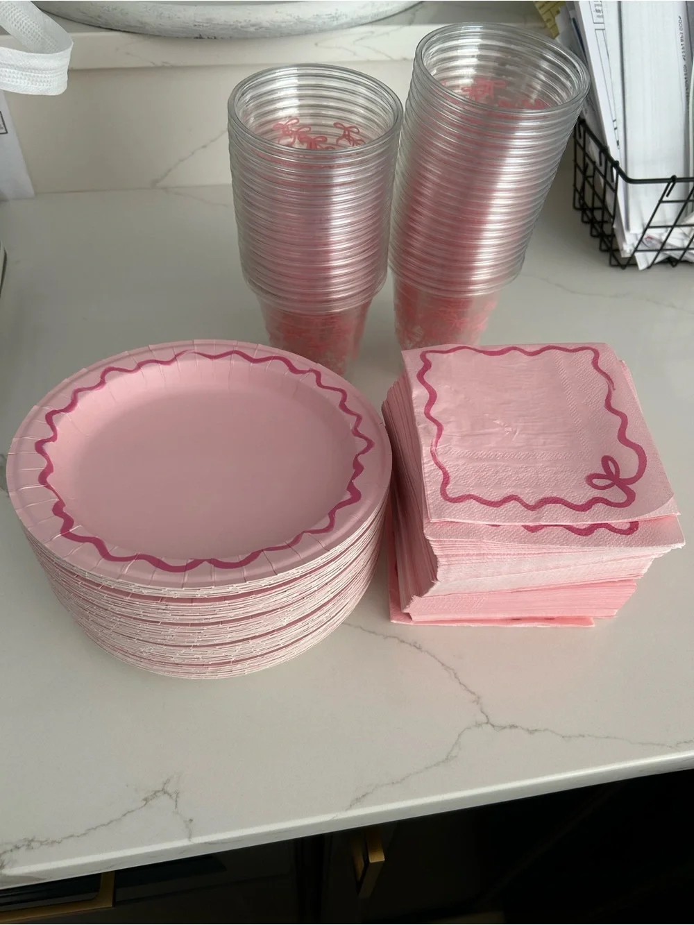 Pink Bow Party Dinner Plates & Napkins Set, Cold and Warm Cups - Party Supplies